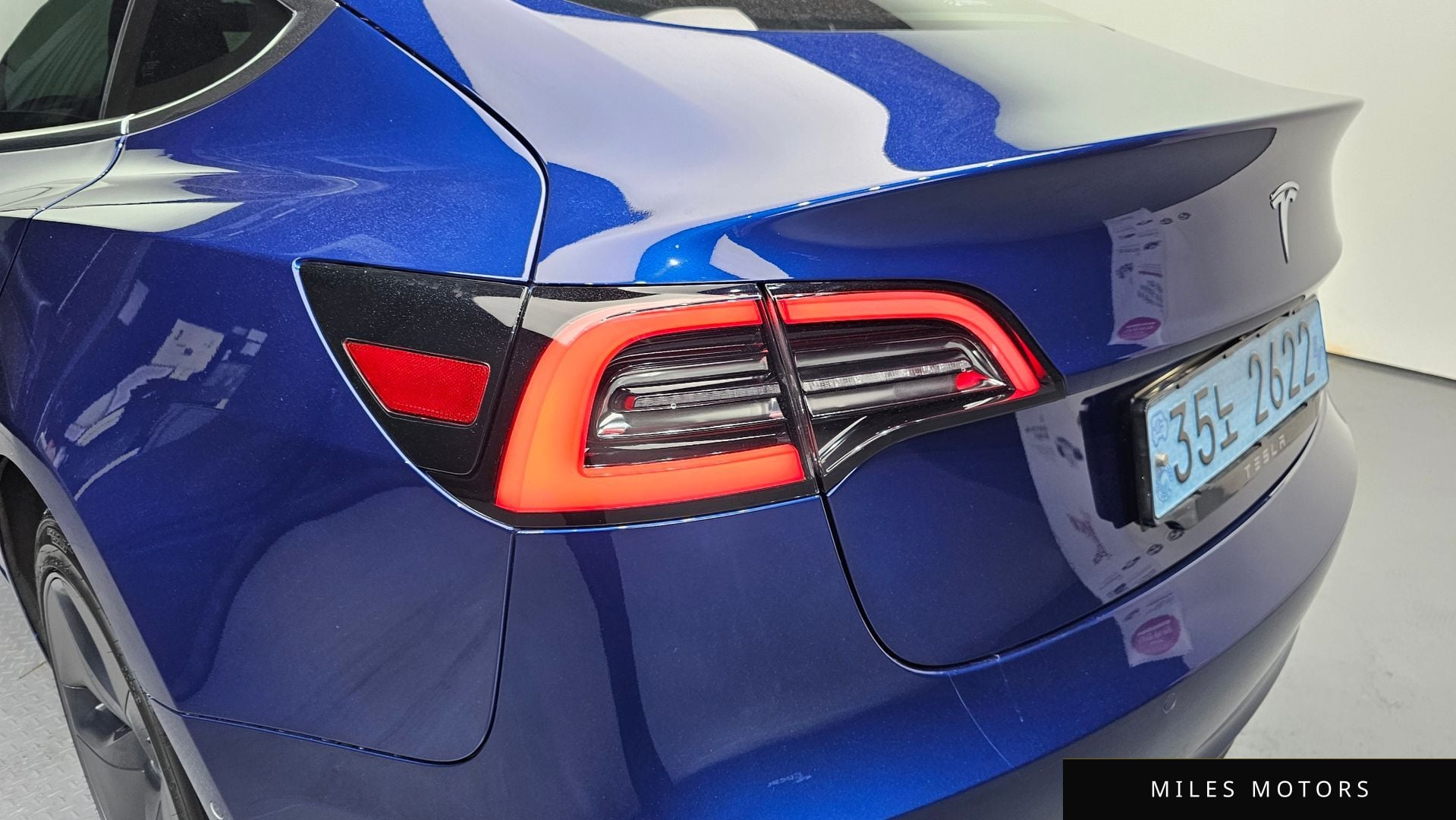 Tesla 모델 3 2020 — миниатюра 9