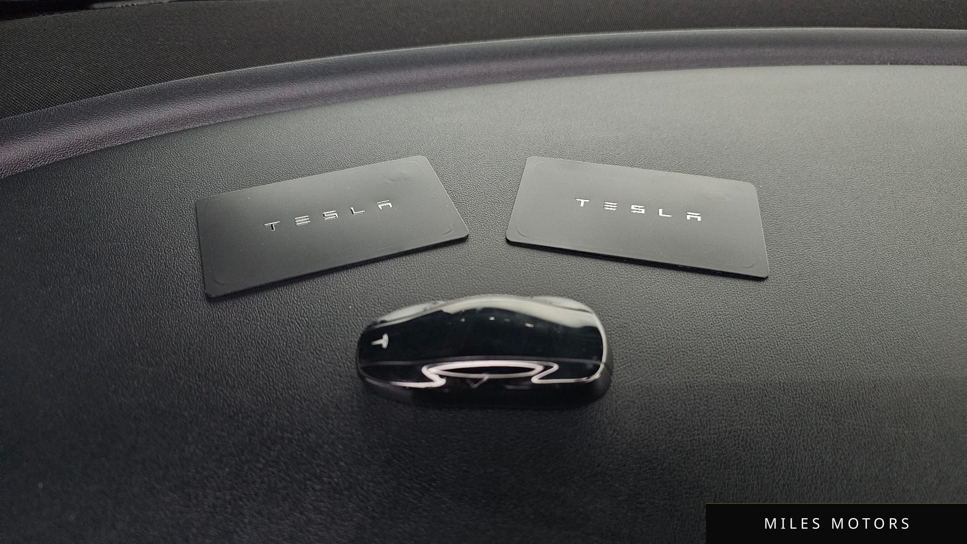 Tesla 모델 3 2020 — миниатюра 27