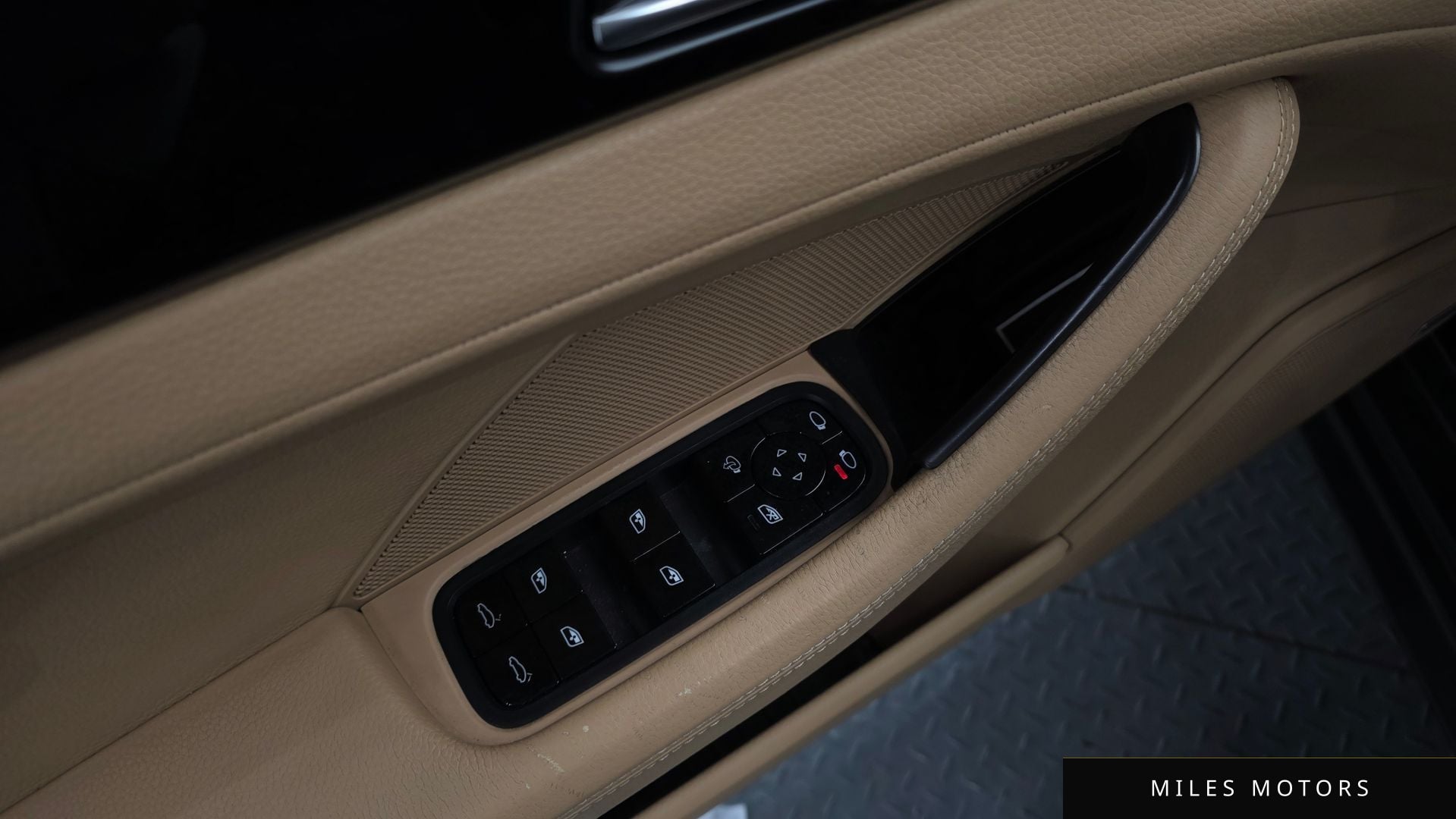 Porsche 파나메라 (971) 2018 — миниатюра 28