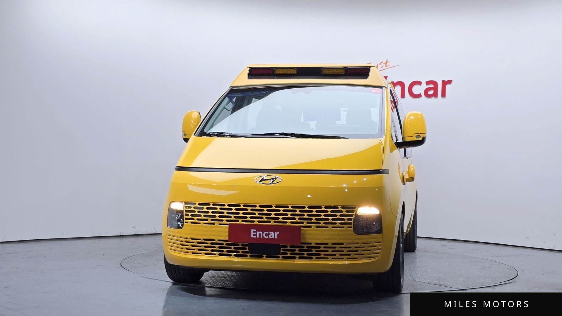 Hyundai Staria 2022 — миниатюра 3