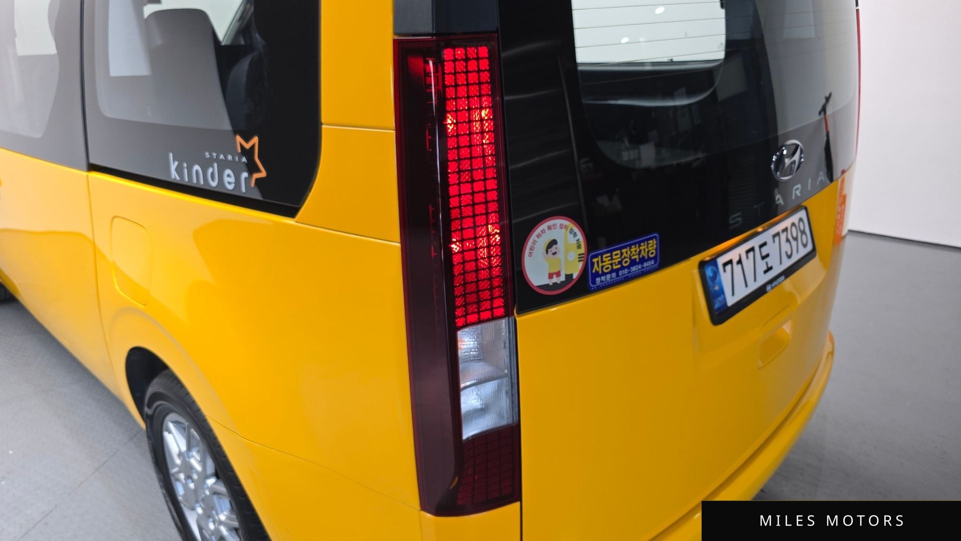 Hyundai Staria 2022 — миниатюра 9