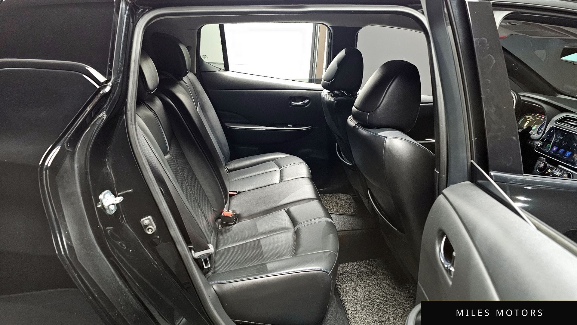 Nissan 리프 (ZE1) 2019 — миниатюра 10