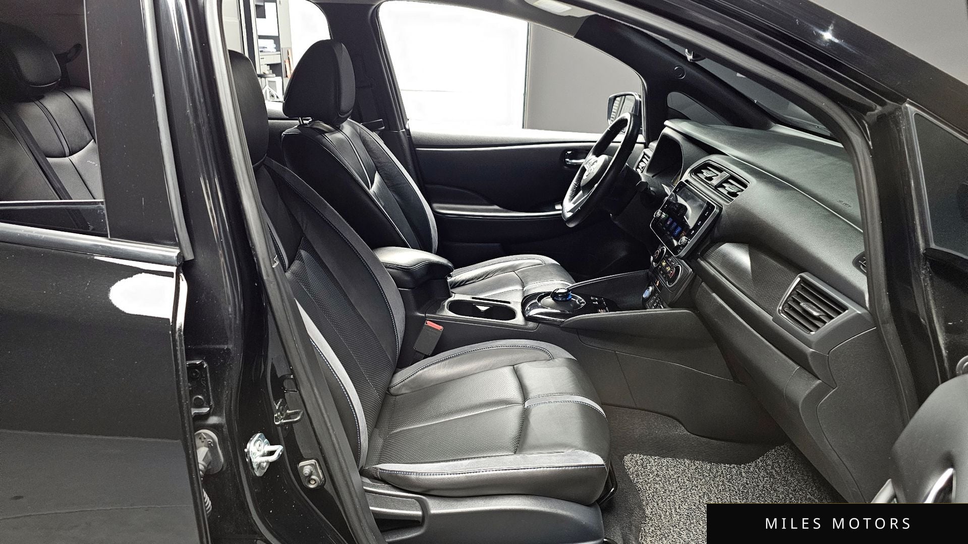 Nissan 리프 (ZE1) 2019 — миниатюра 11