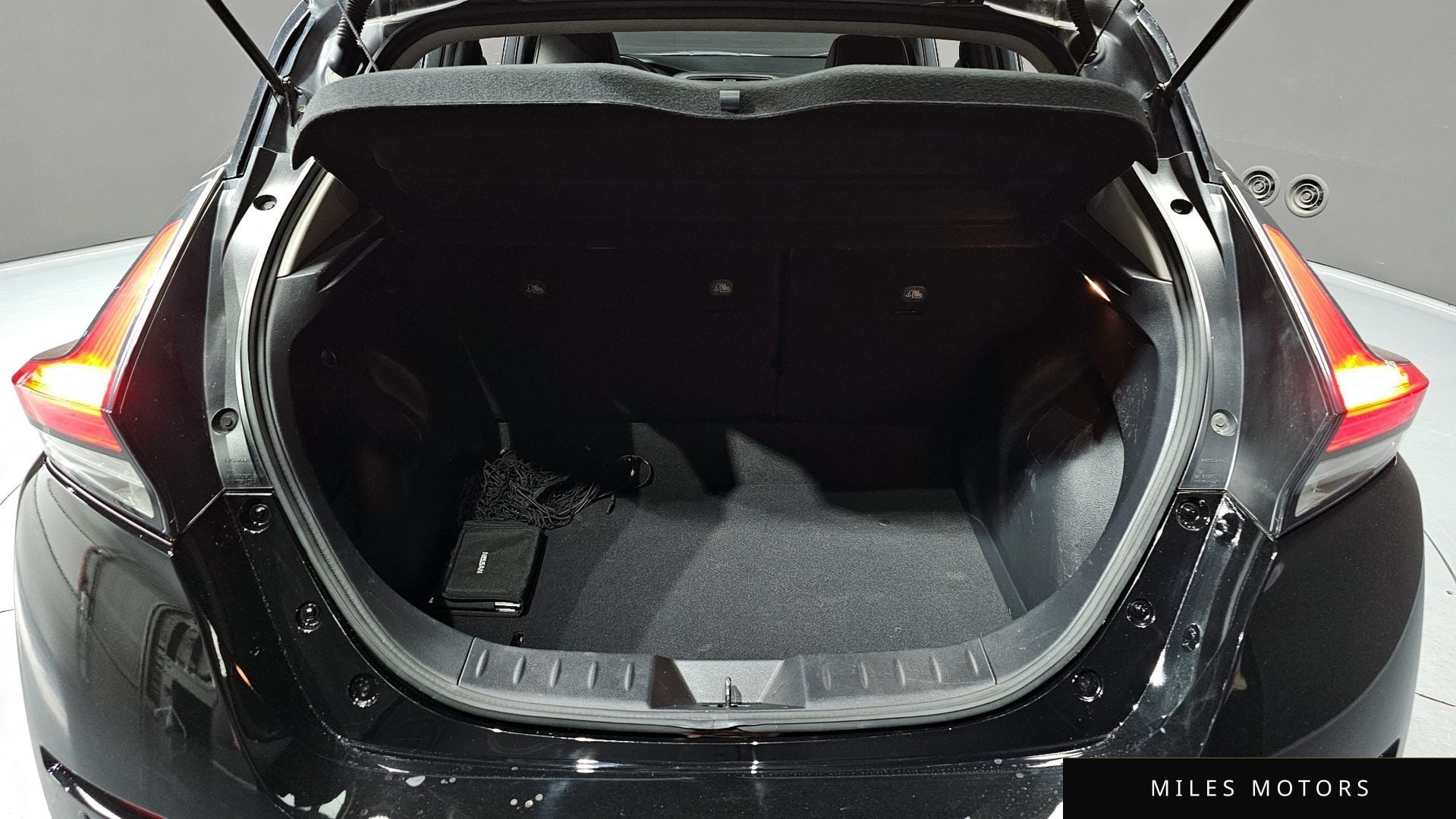 Nissan 리프 (ZE1) 2019 — миниатюра 20