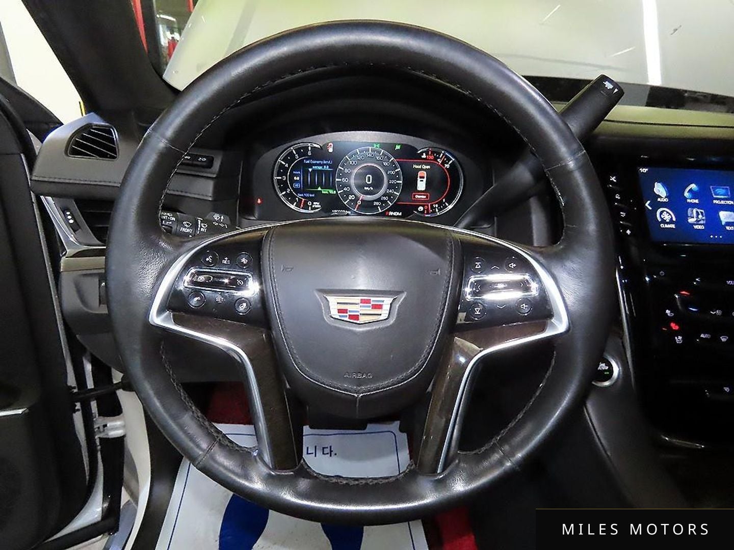 Cadillac Escalade 2016 — миниатюра 8