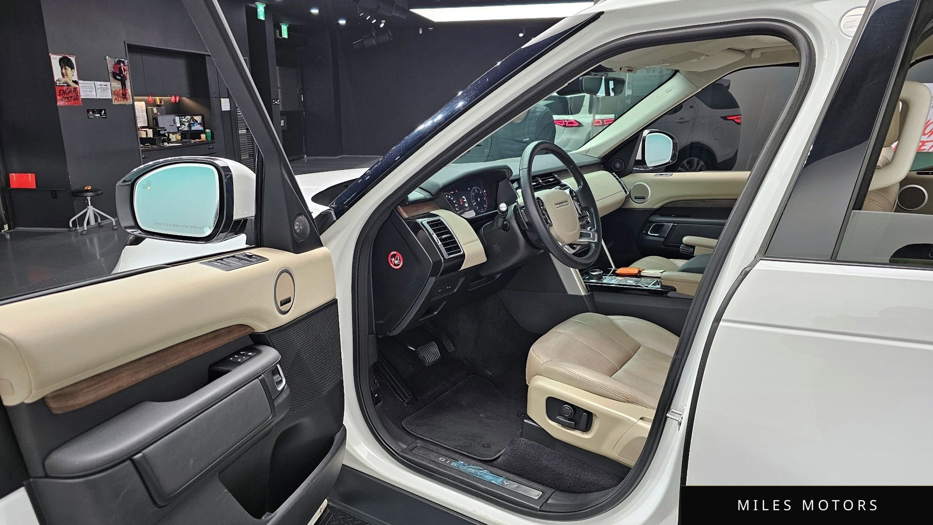 Land Rover Discovery 2019 — миниатюра 10