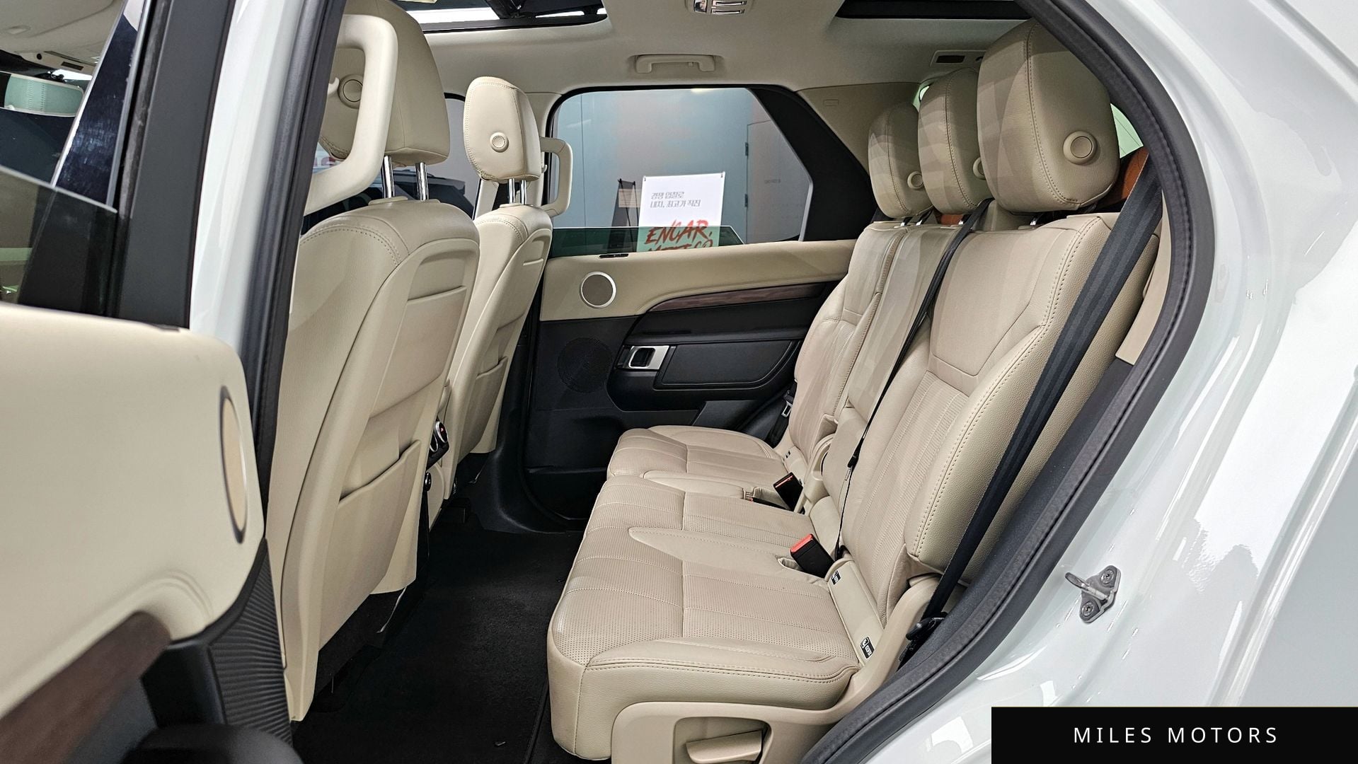 Land Rover Discovery 2019 — миниатюра 12