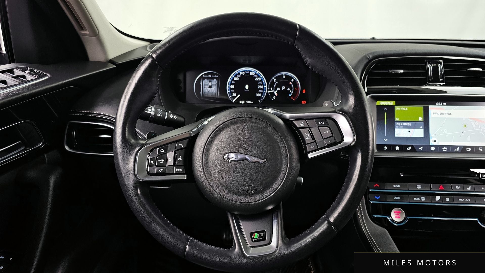 Jaguar F-PACE 2017 — миниатюра 13