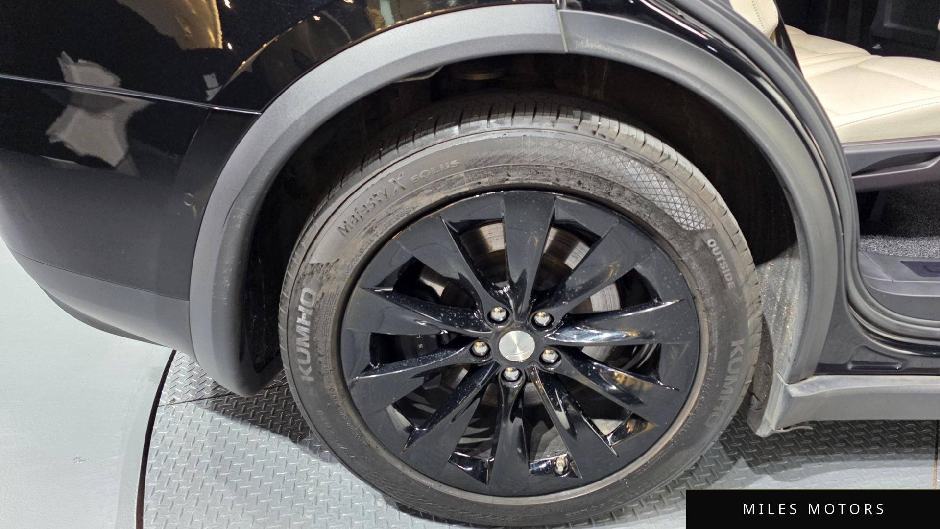 Tesla Model X 2020 — миниатюра 5