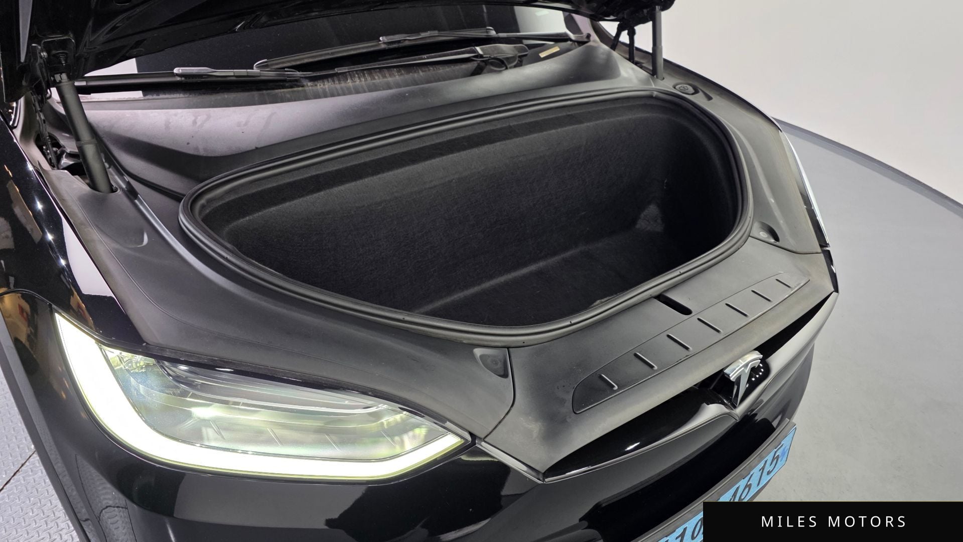 Tesla Model X 2020 — миниатюра 6