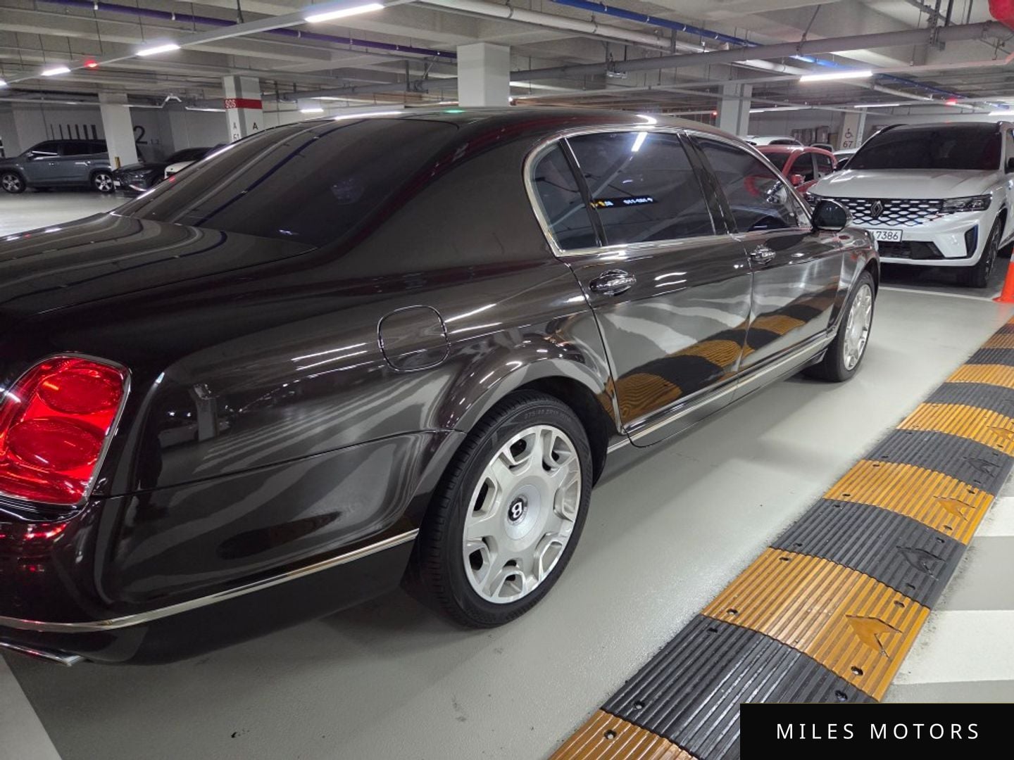 Bentley 플라잉스퍼 2011 — миниатюра 9