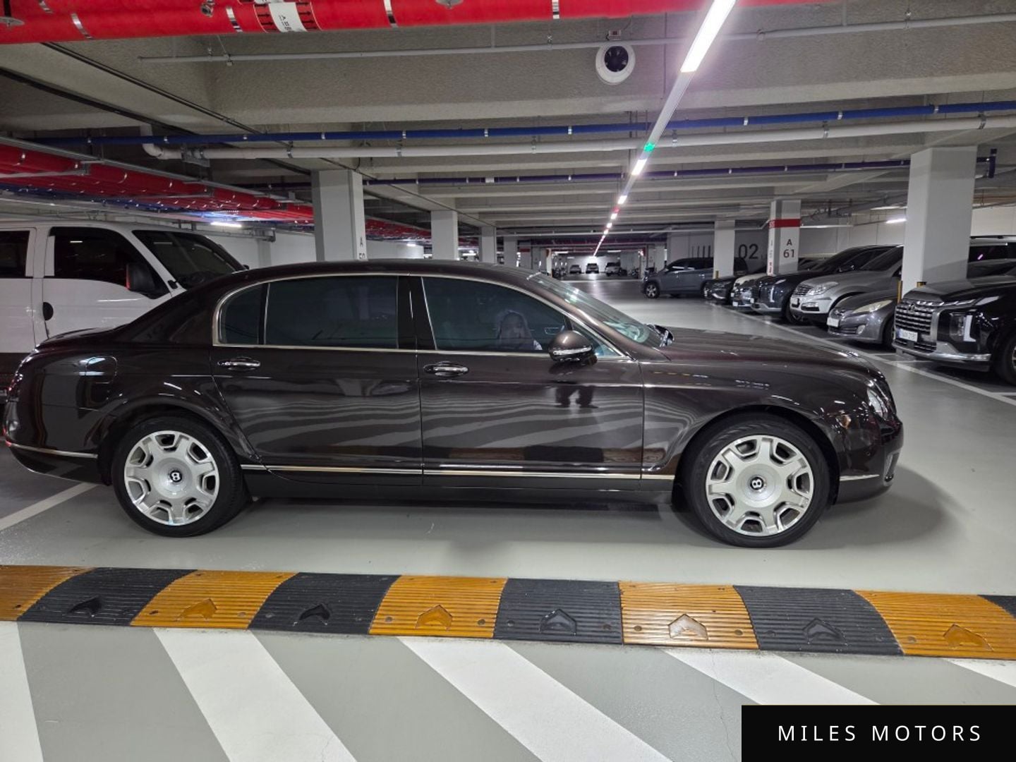 Bentley 플라잉스퍼 2011 — миниатюра 10