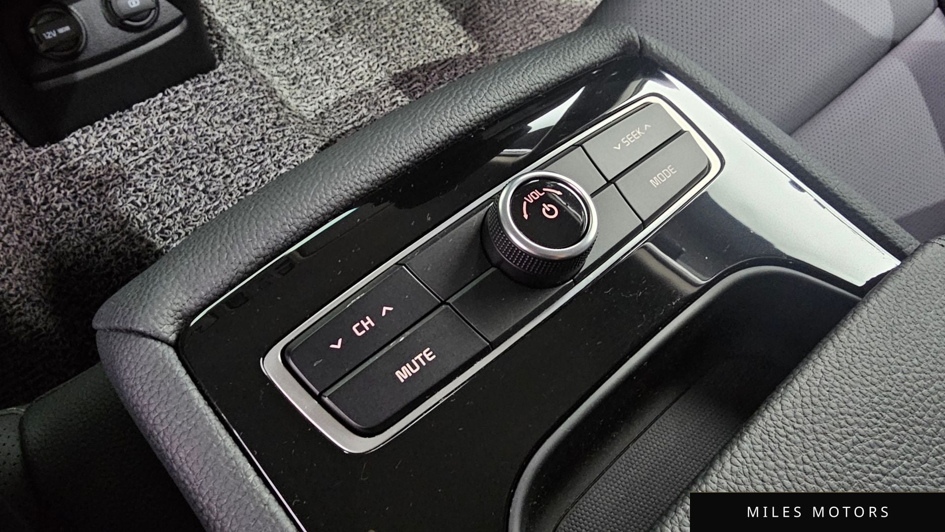 Kia K7 2019 — миниатюра 25