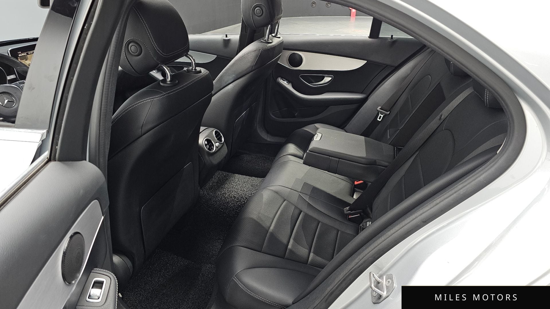 Mercedes-Benz C-Class W205 2018 — миниатюра 18