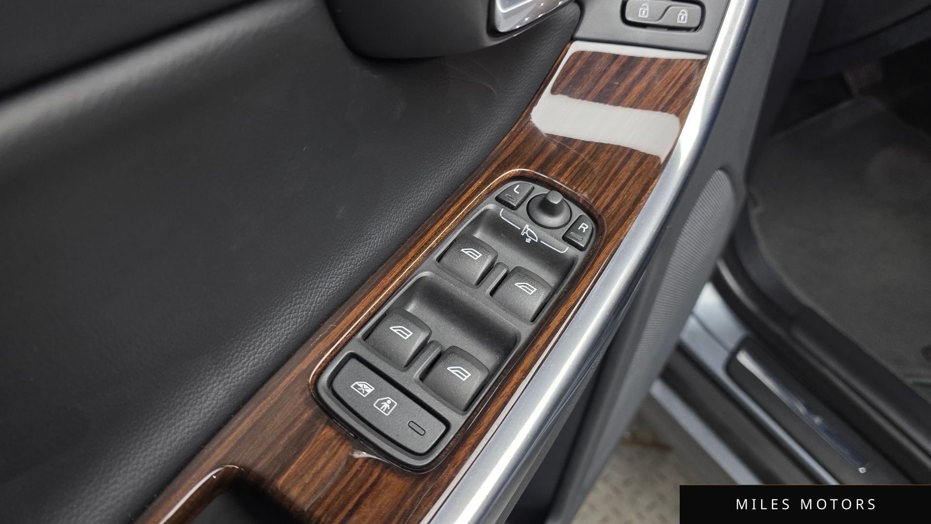 Volvo XC60 2017 — миниатюра 13