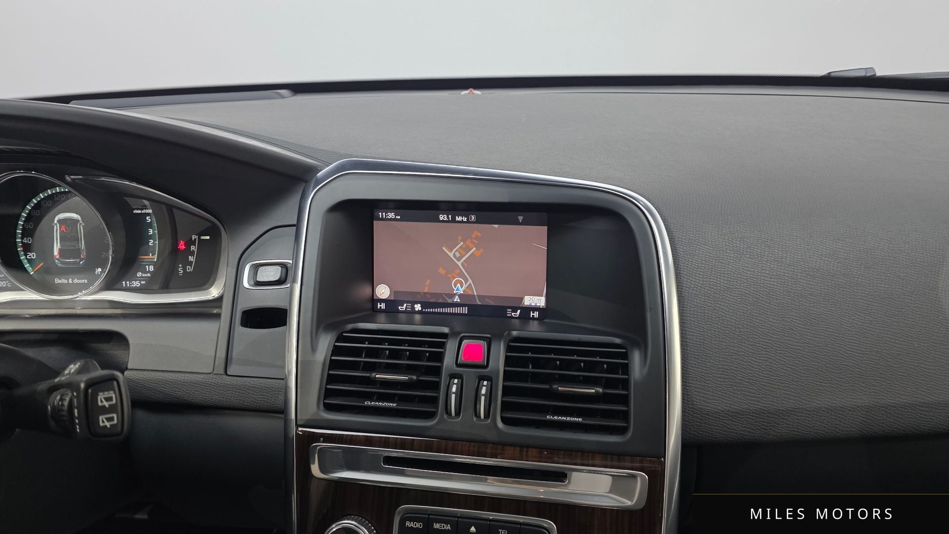 Volvo XC60 2017 — миниатюра 19