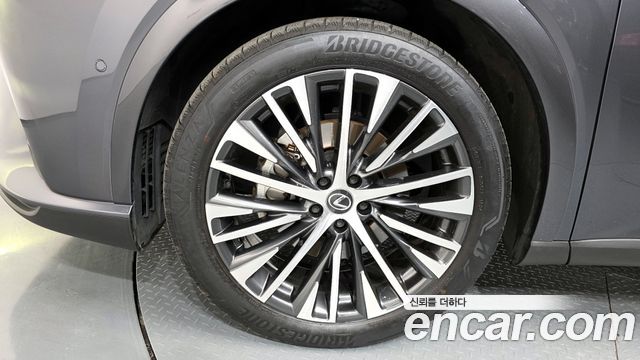 Лексус RX450h+ 2024 — миниатюра 5