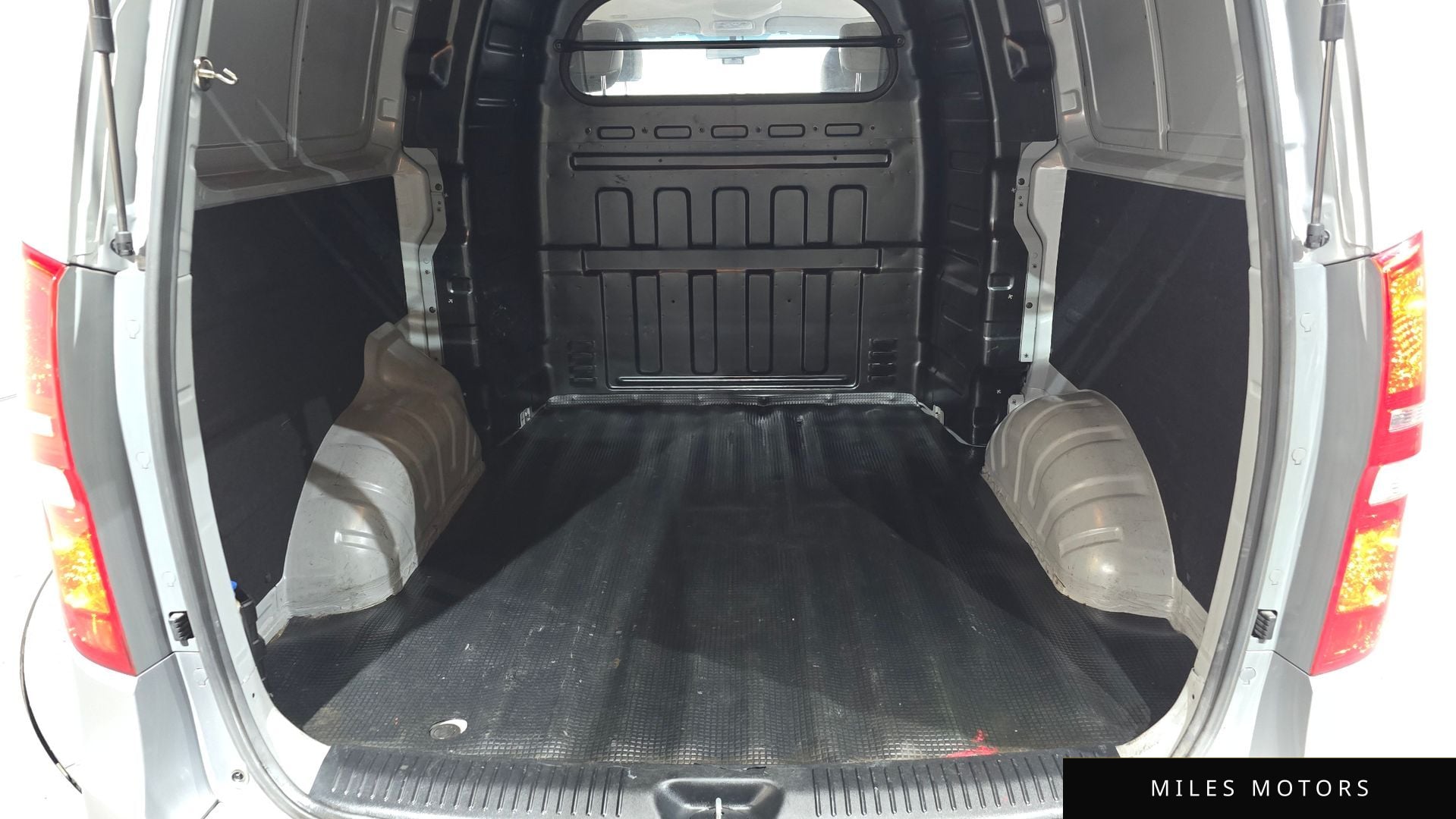 Hyundai Starex 2019 — миниатюра 29