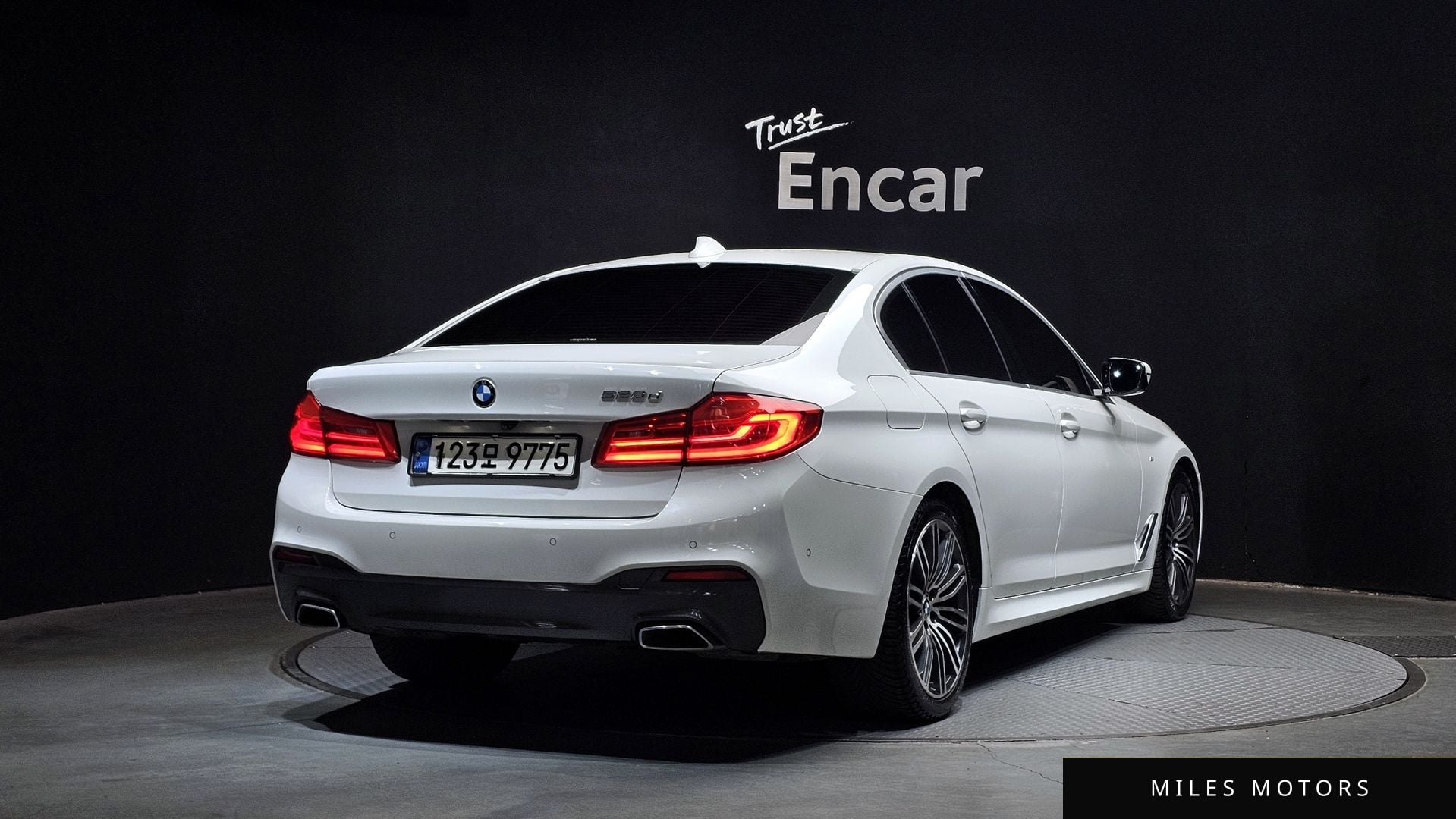 BMW 5 Series (G30) 2020 — миниатюра 2