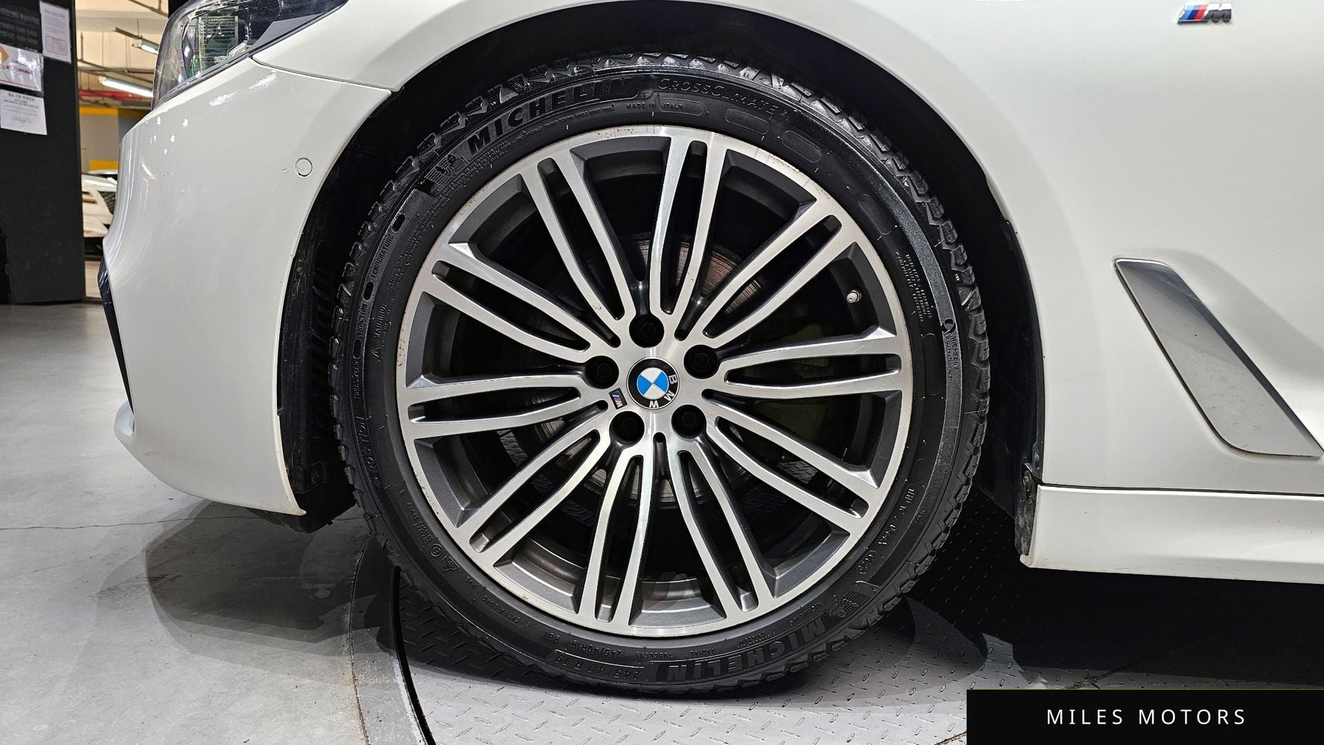 BMW 5 Series (G30) 2020 — миниатюра 5