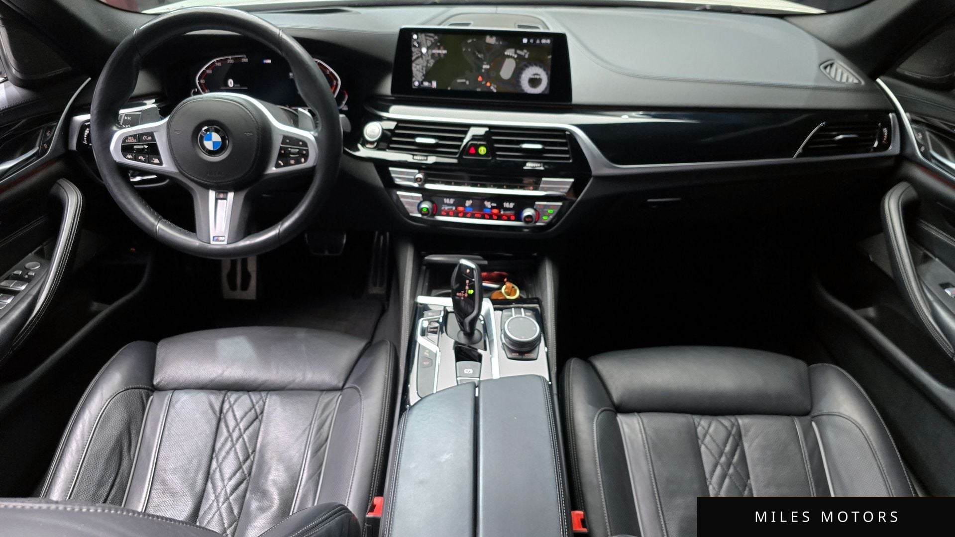 BMW 5 Series (G30) 2020 — миниатюра 10