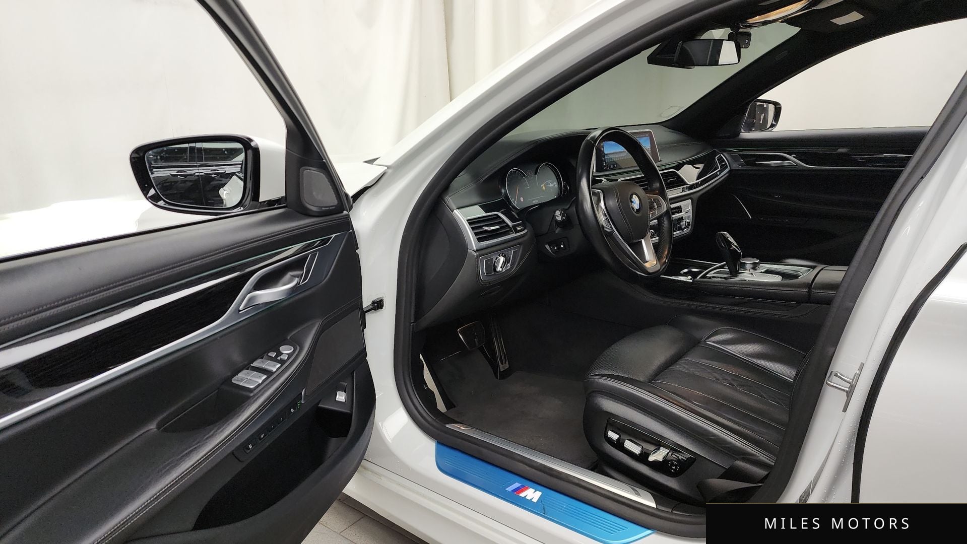 BMW 7 Series (G11) 2018 — миниатюра 10
