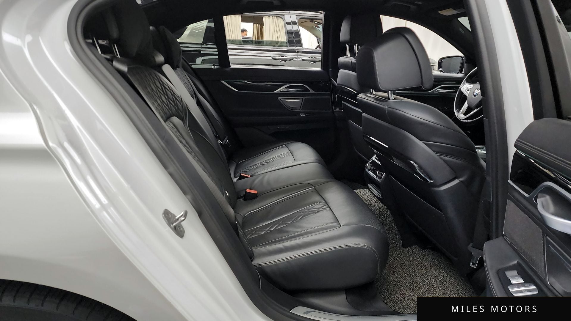 BMW 7 Series (G11) 2018 — миниатюра 12