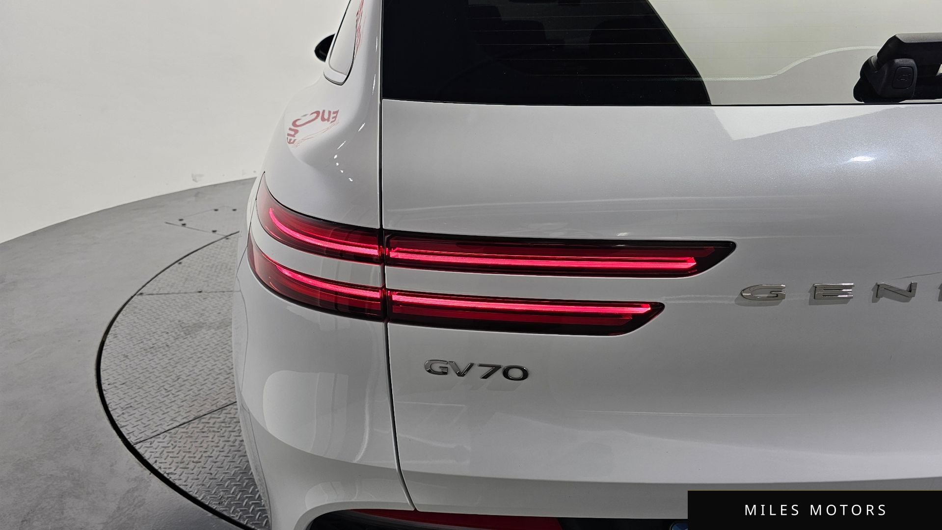 Genesis GV70 2023 — миниатюра 9