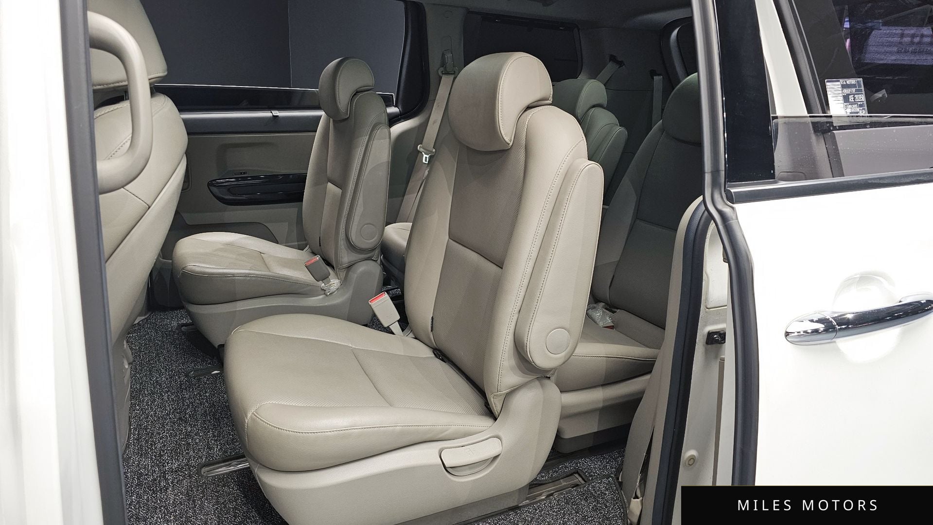 Kia Canival 2017 — миниатюра 12