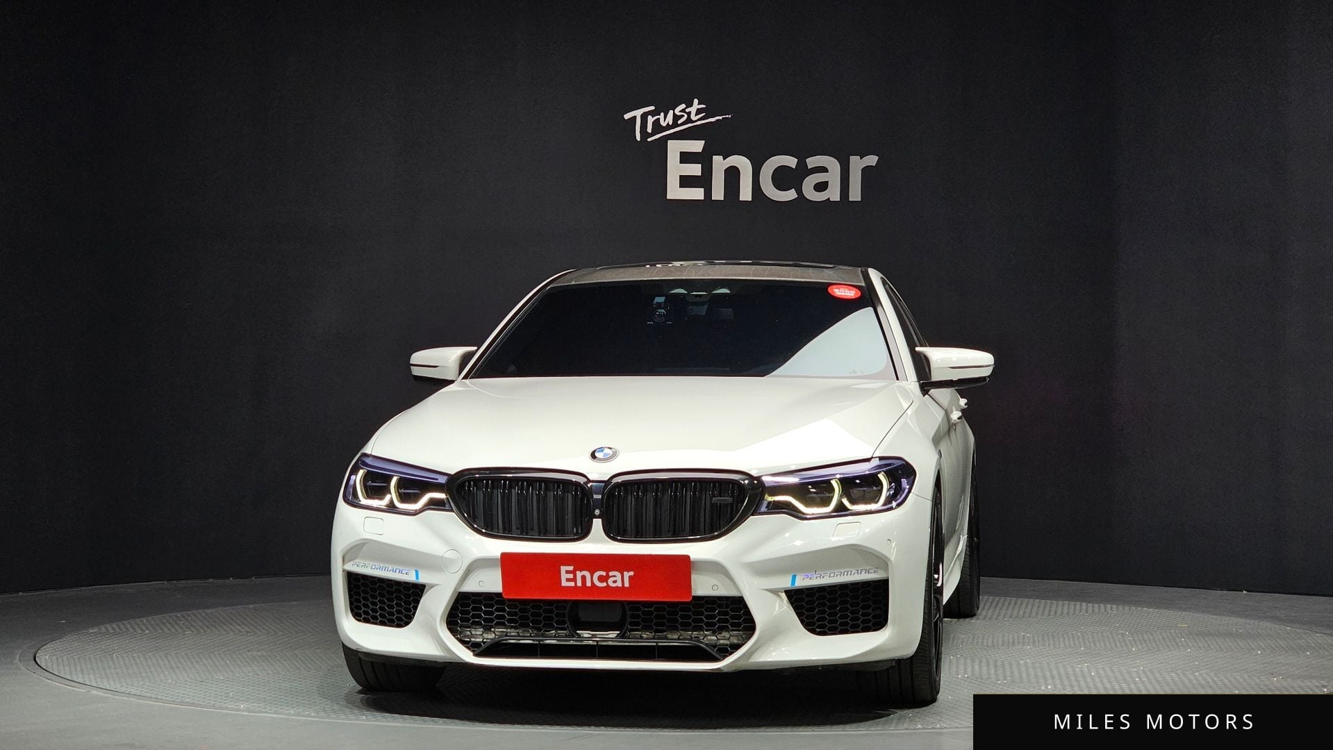 BMW 5 Series (G30) 2017 — миниатюра 3