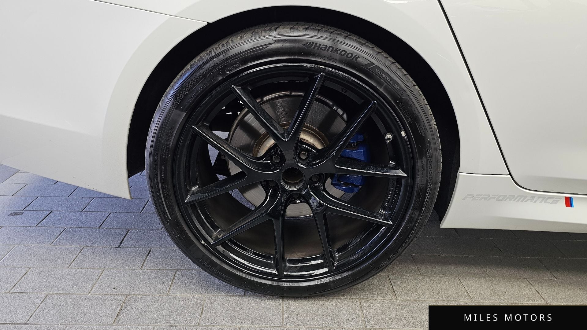 BMW 5 Series (G30) 2017 — миниатюра 5