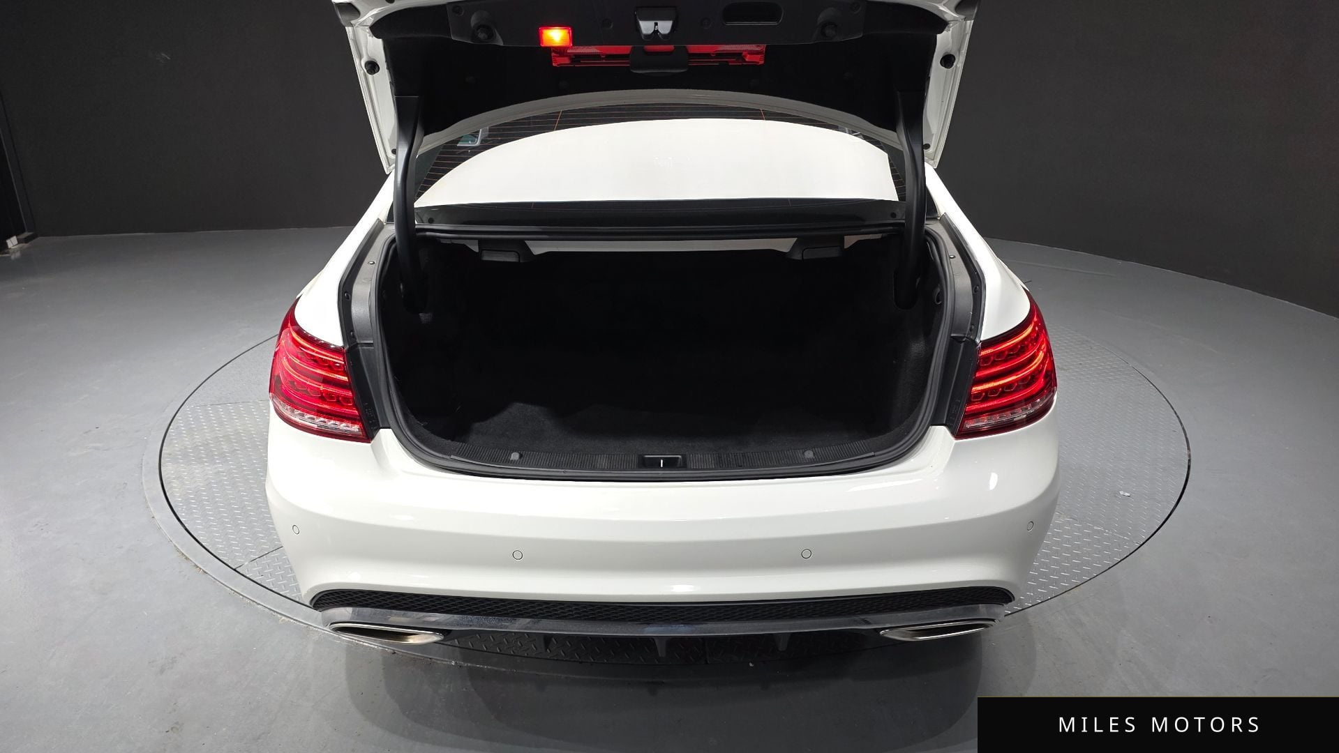Mercedes-Benz E-클래스 W212 2014 — миниатюра 16