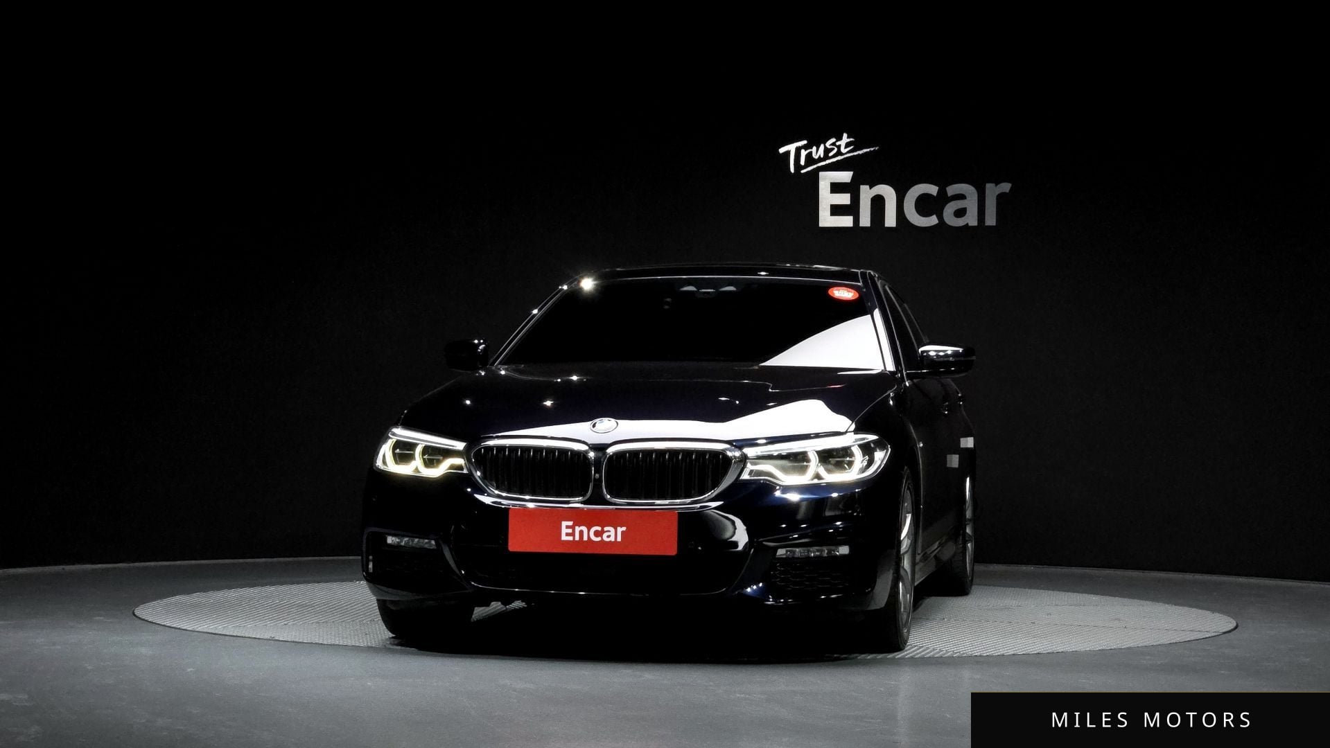 BMW 5 Series (G30) 2018 — миниатюра 3
