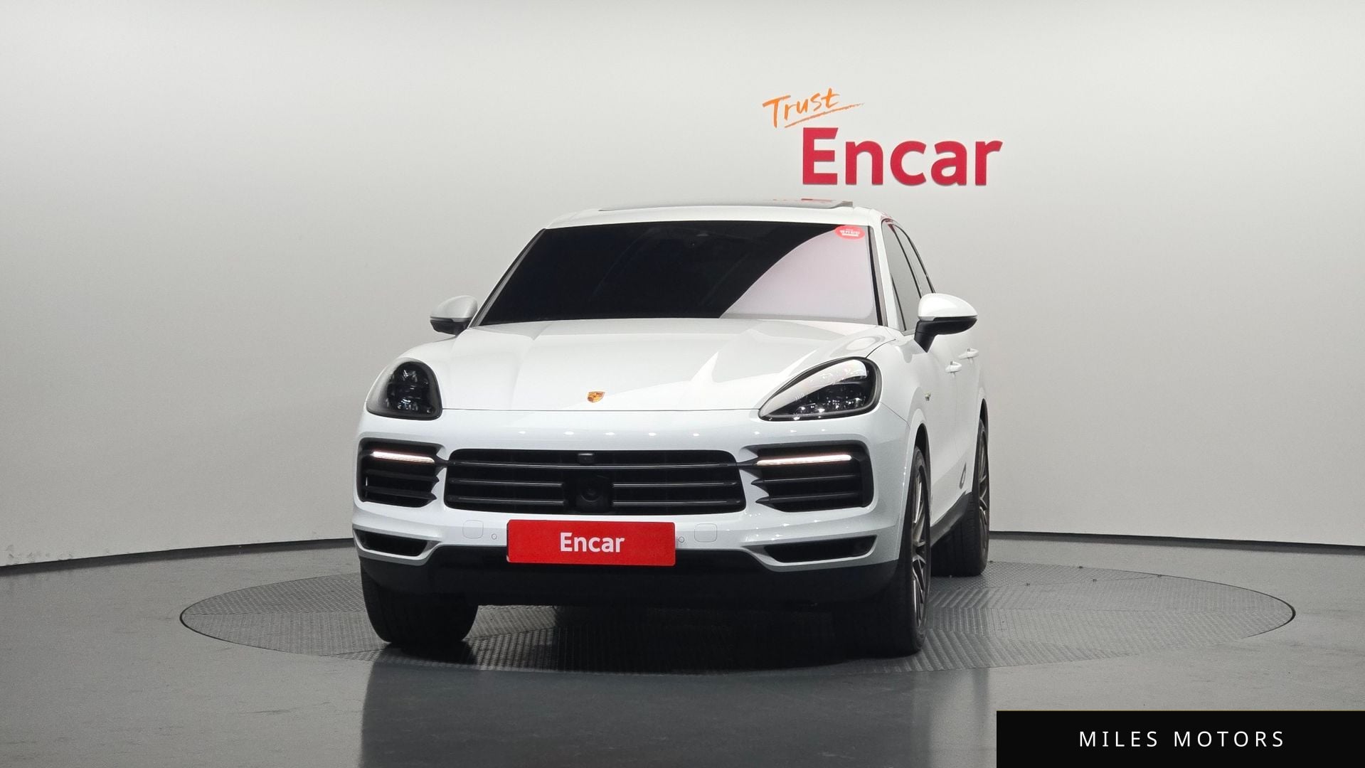 Porsche Cayenne 2023 — миниатюра 3