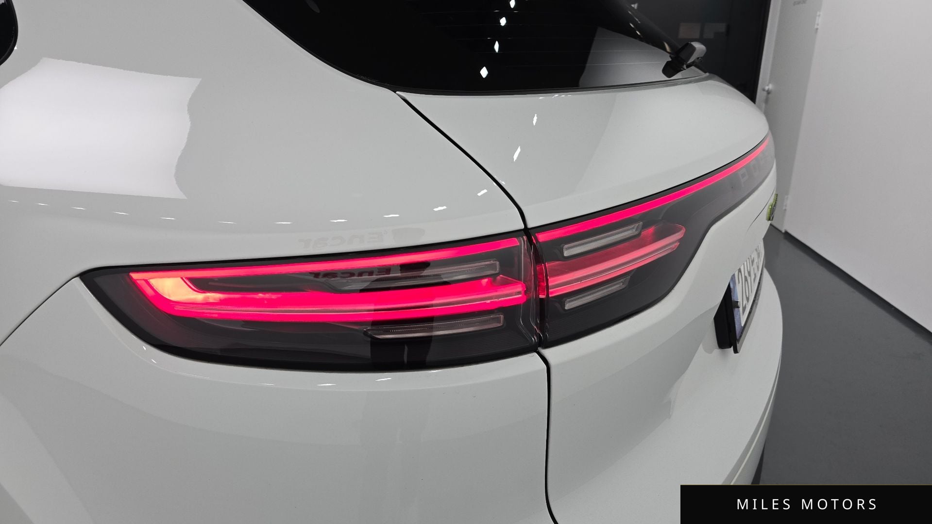 Porsche Cayenne 2023 — миниатюра 9