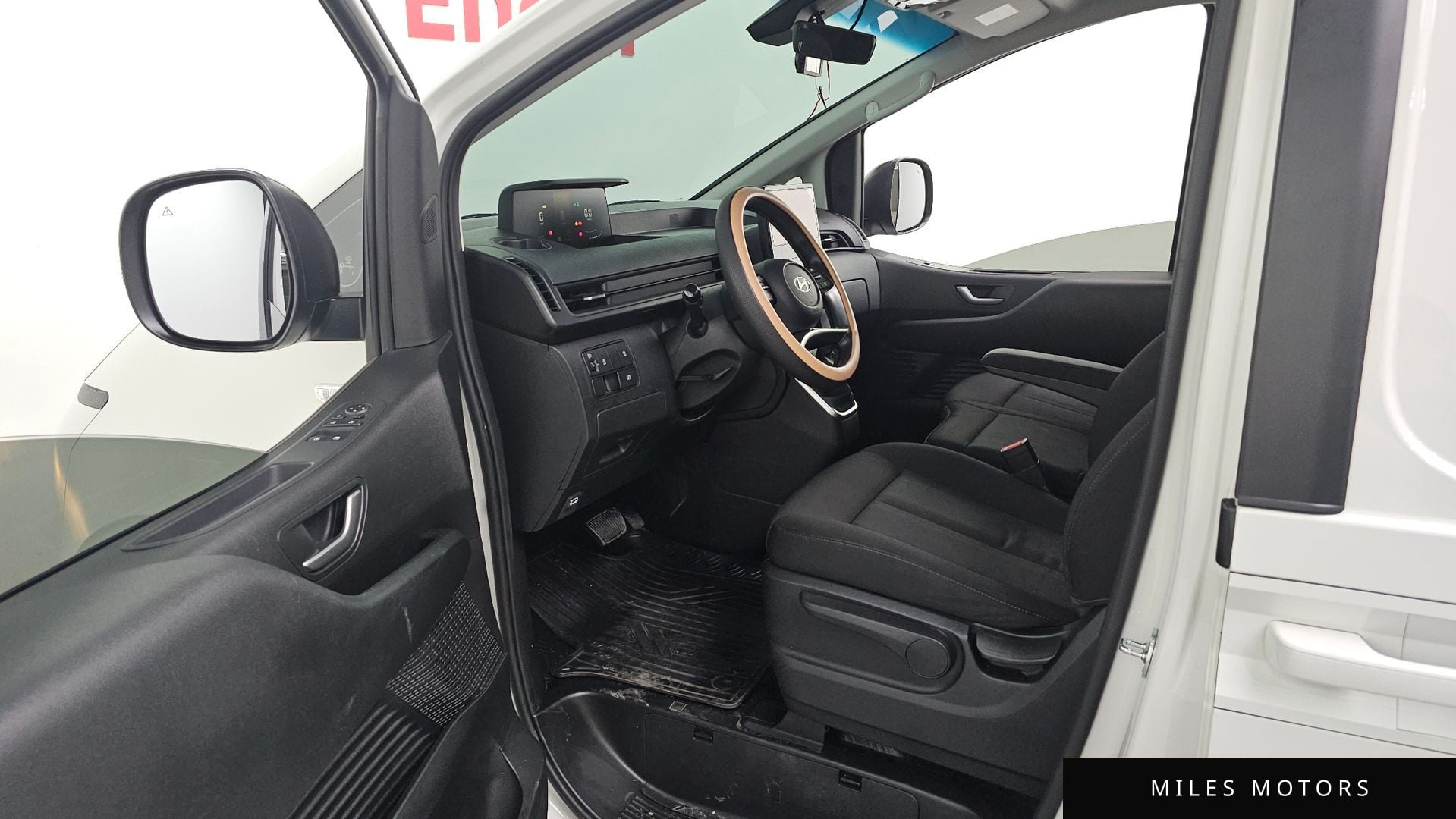 Hyundai Staria 2025 — миниатюра 13