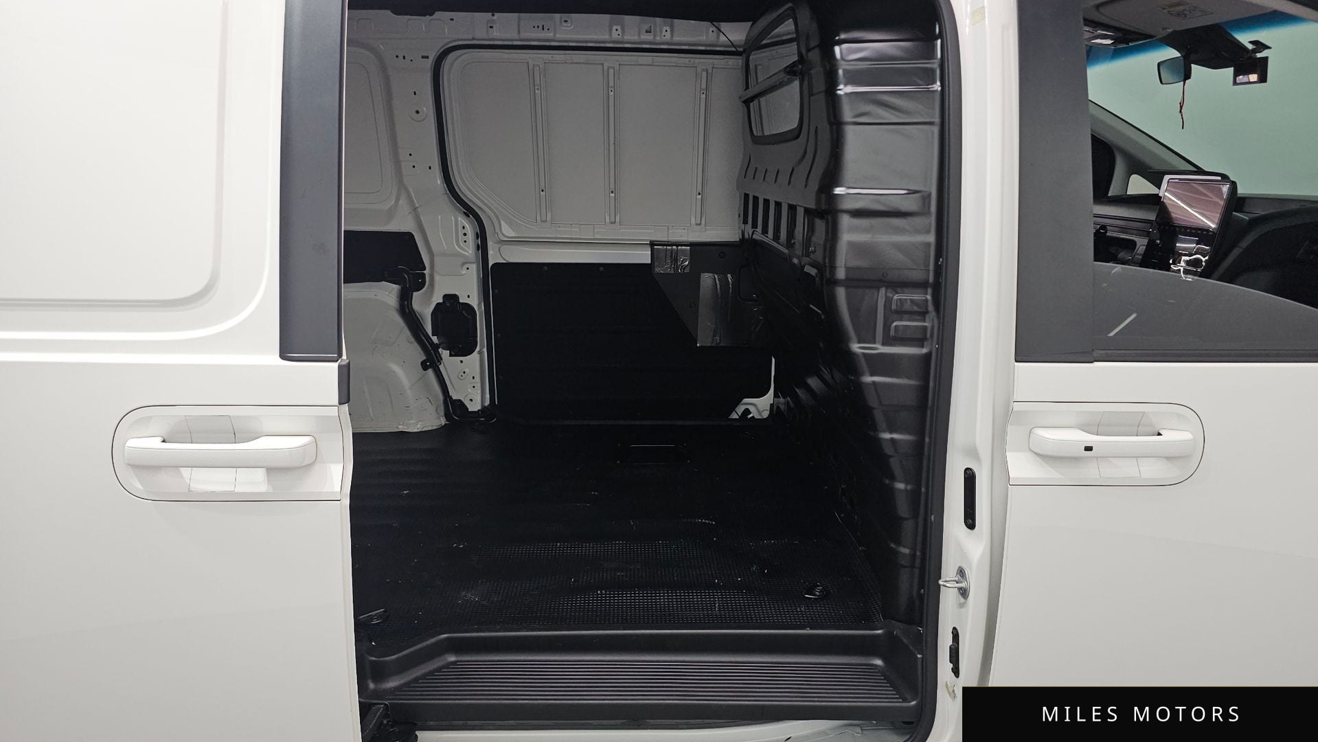 Hyundai Staria 2025 — миниатюра 15