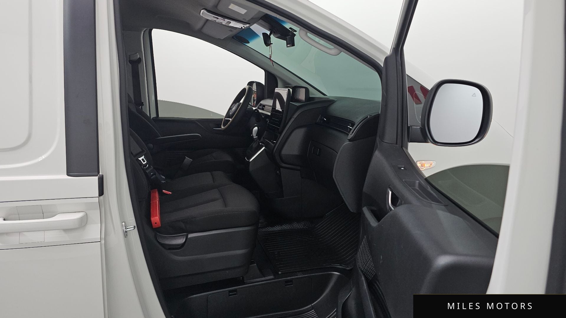 Hyundai Staria 2025 — миниатюра 16
