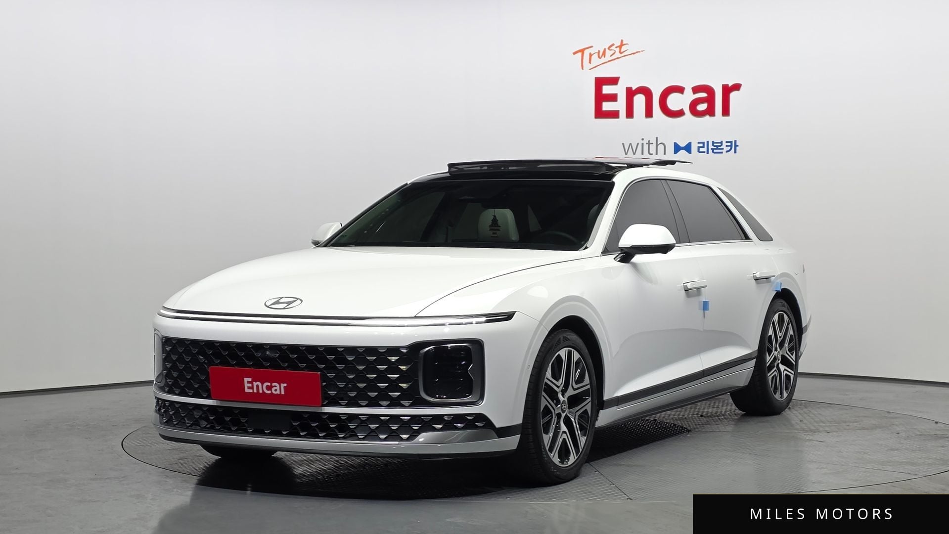 Hyundai Grandeur 2023 — фото 1 из 12