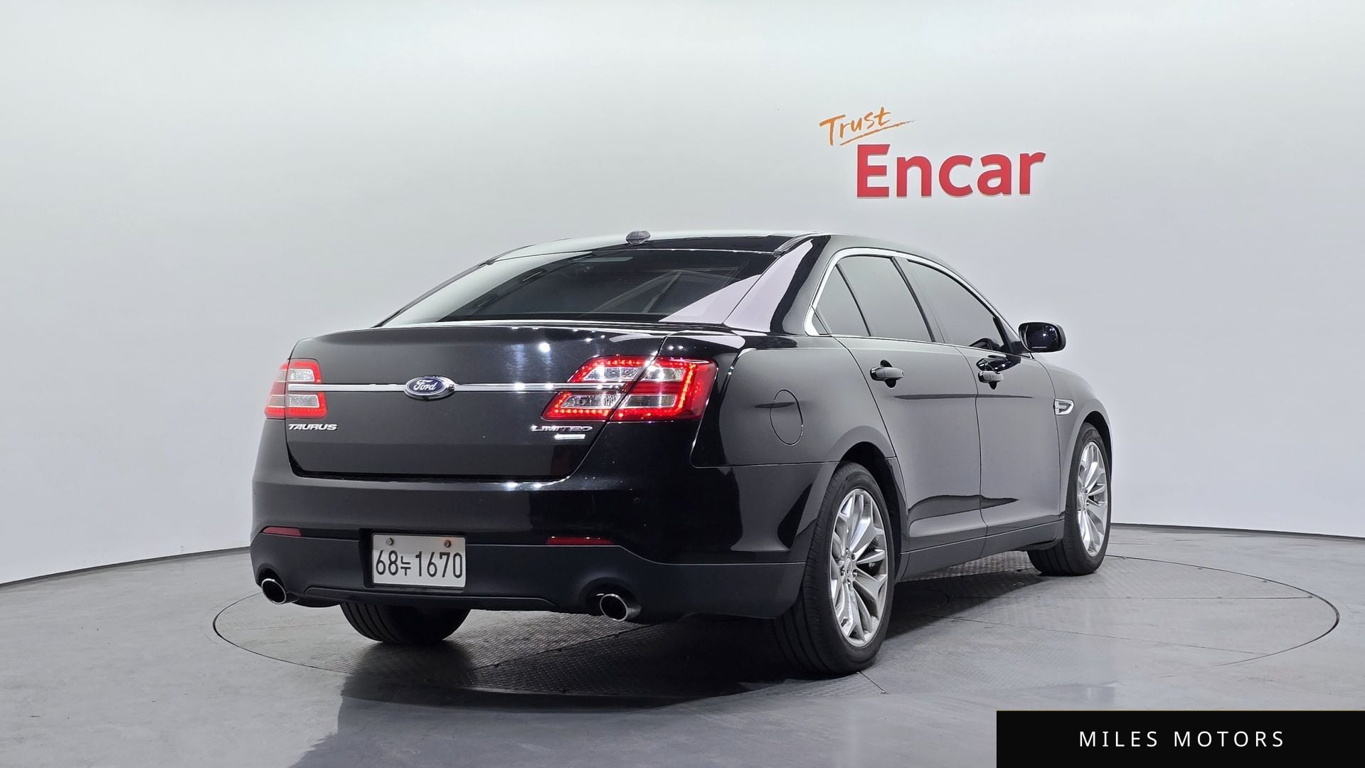 Ford Taurus 2015 — миниатюра 2
