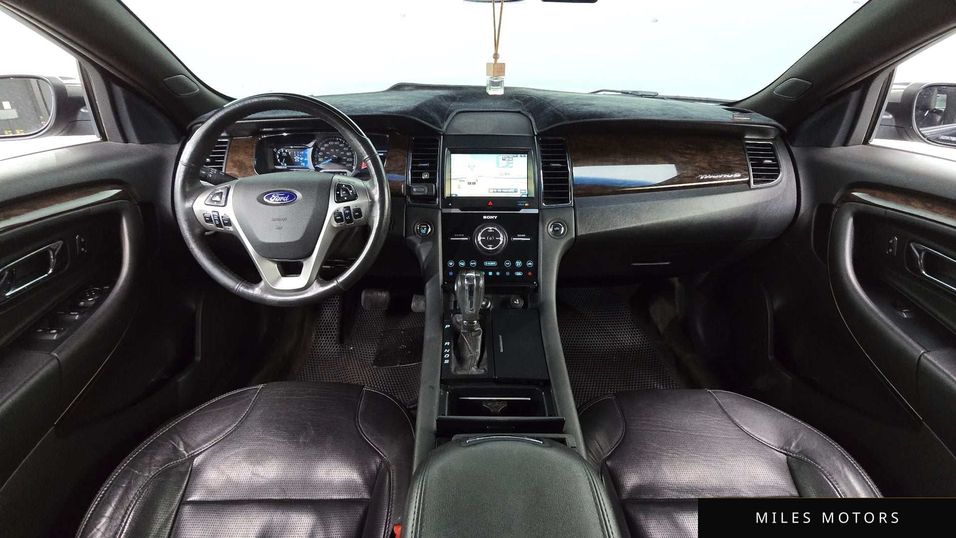 Ford Taurus 2015 — миниатюра 7