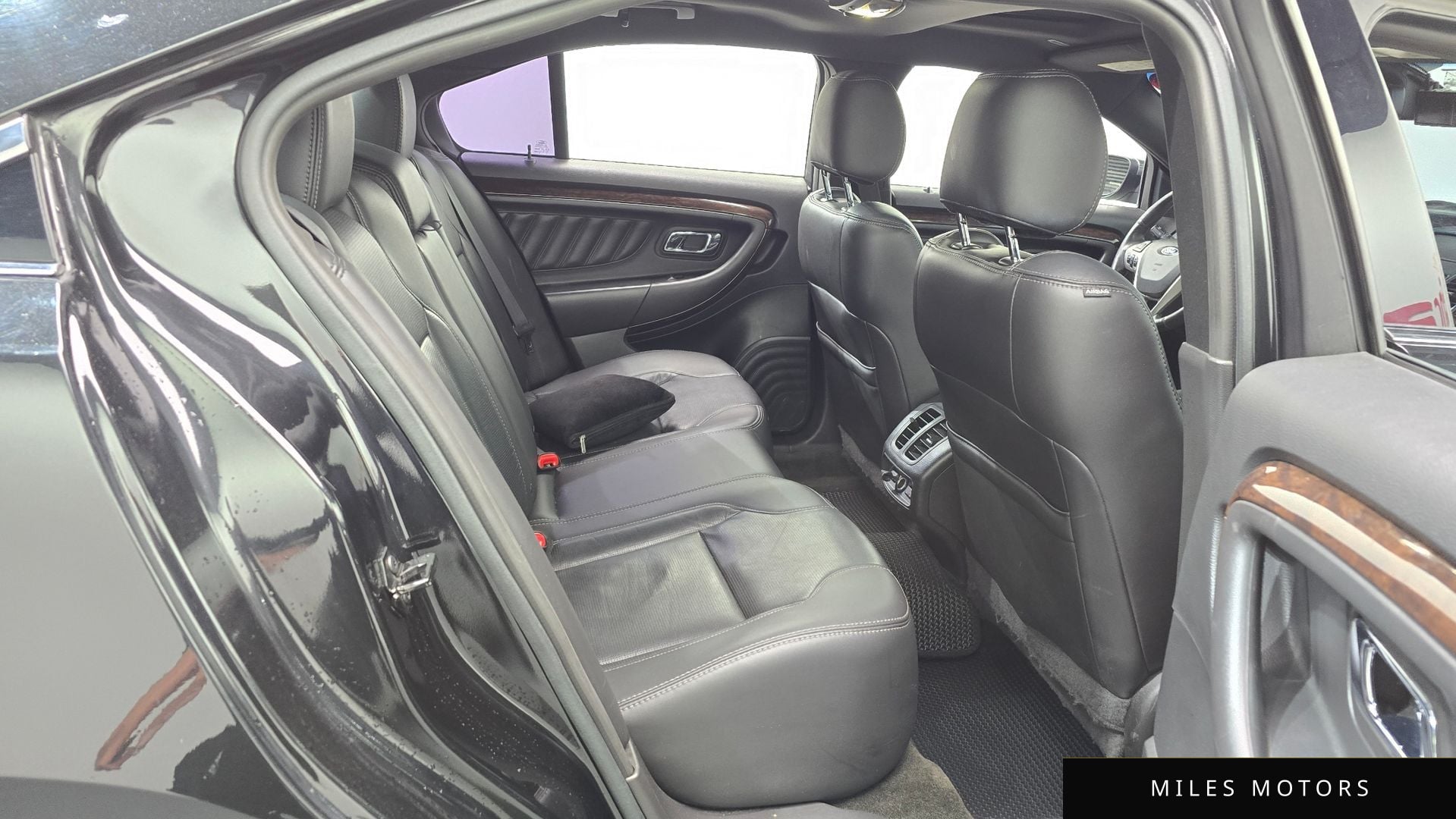 Ford Taurus 2015 — миниатюра 11