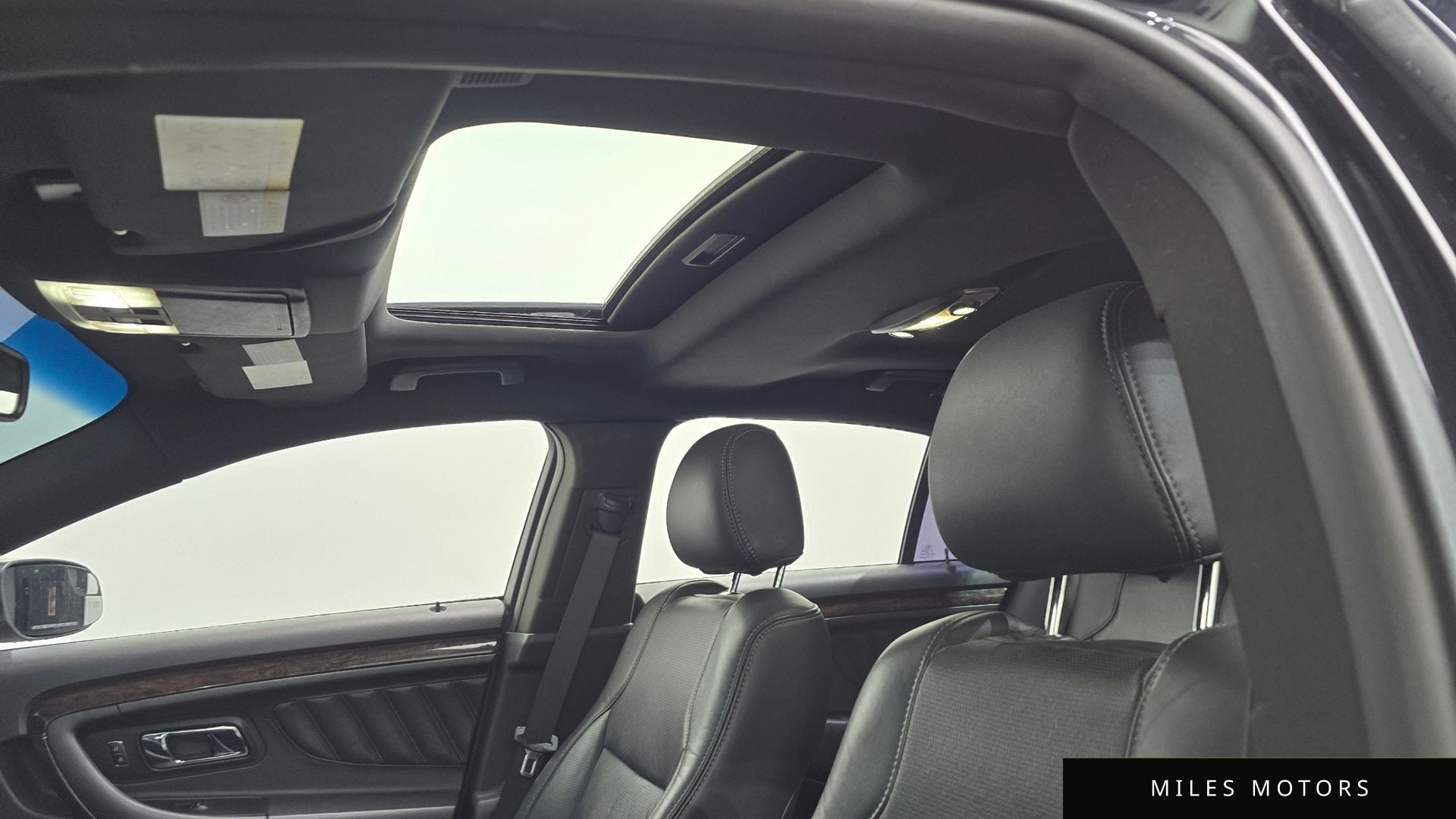 Ford Taurus 2015 — миниатюра 19