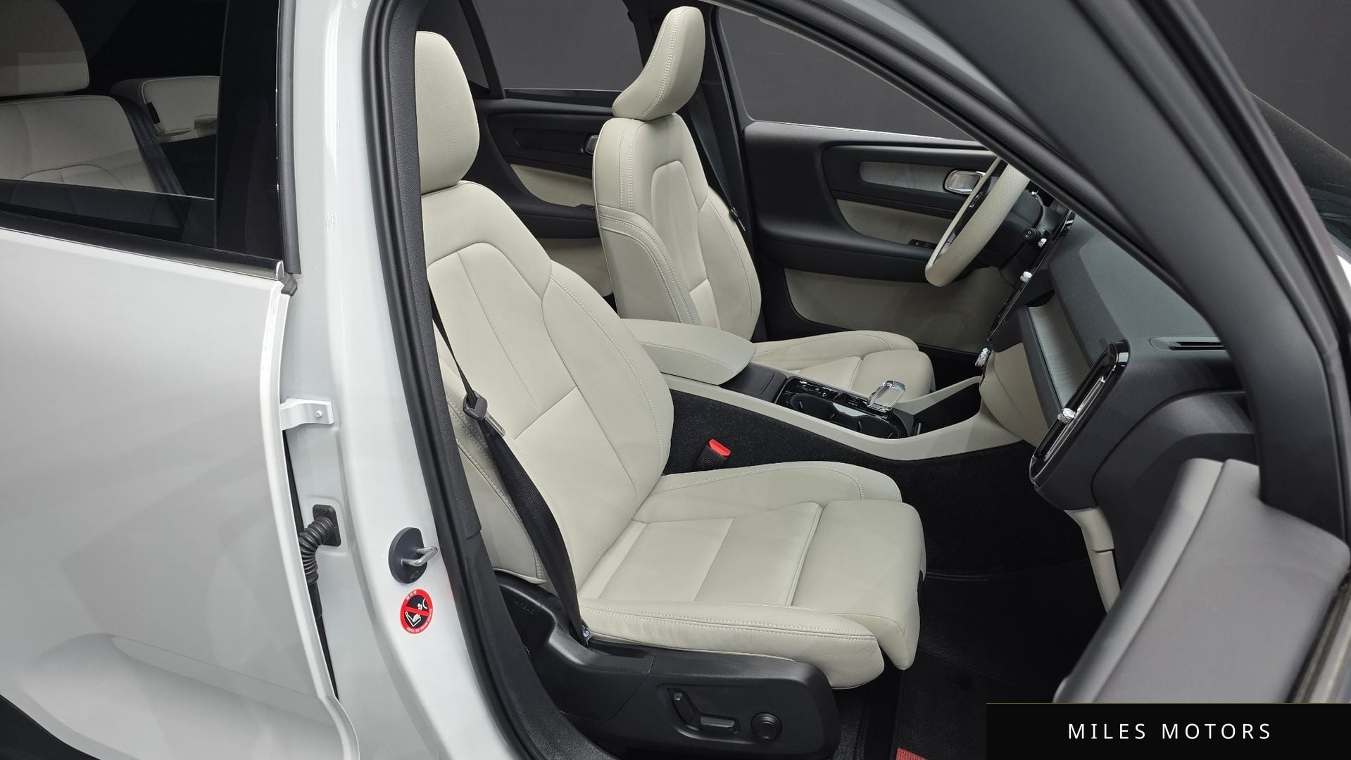 Volvo XC40 2025 — миниатюра 17