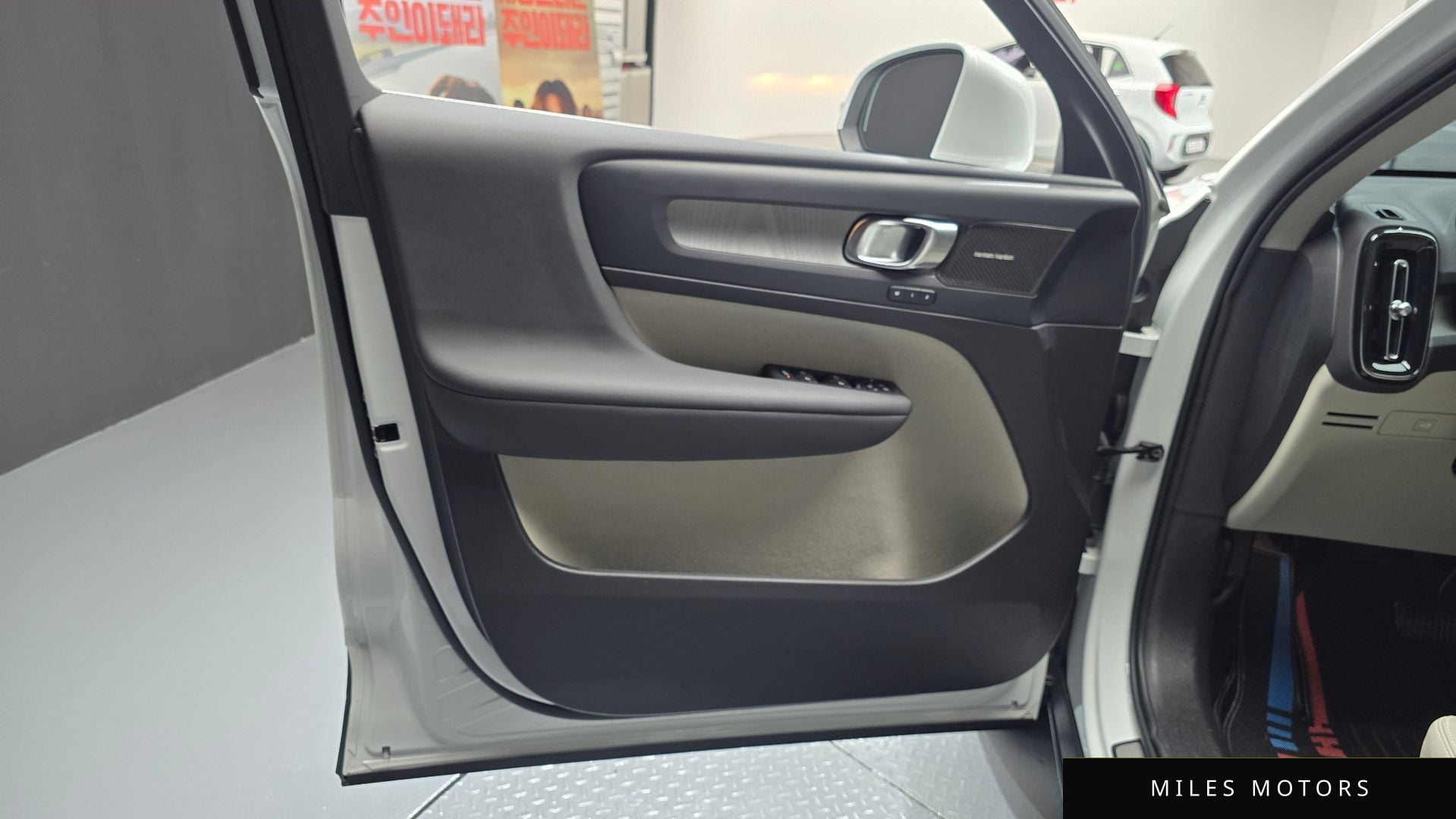 Volvo XC40 2025 — миниатюра 14