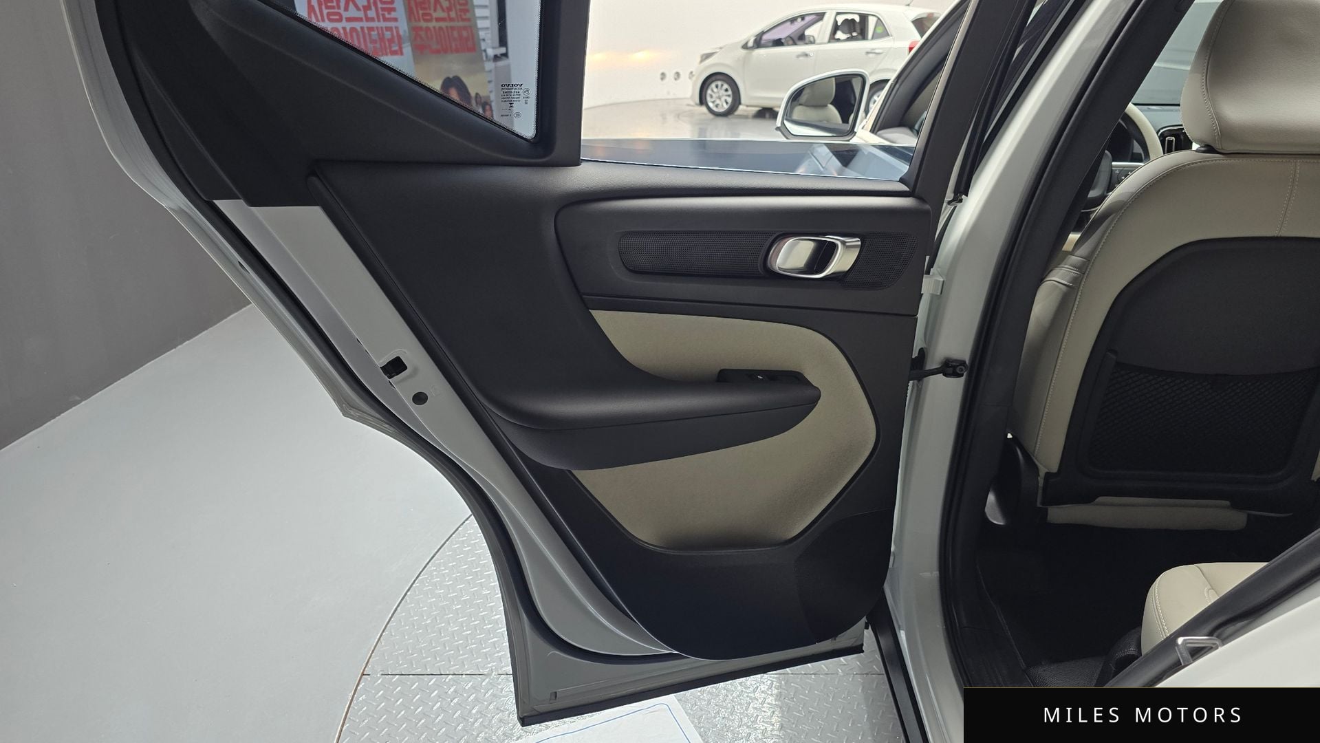 Volvo XC40 2025 — миниатюра 15