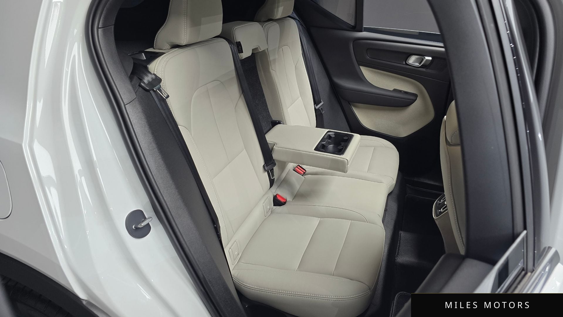Volvo XC40 2025 — миниатюра 16