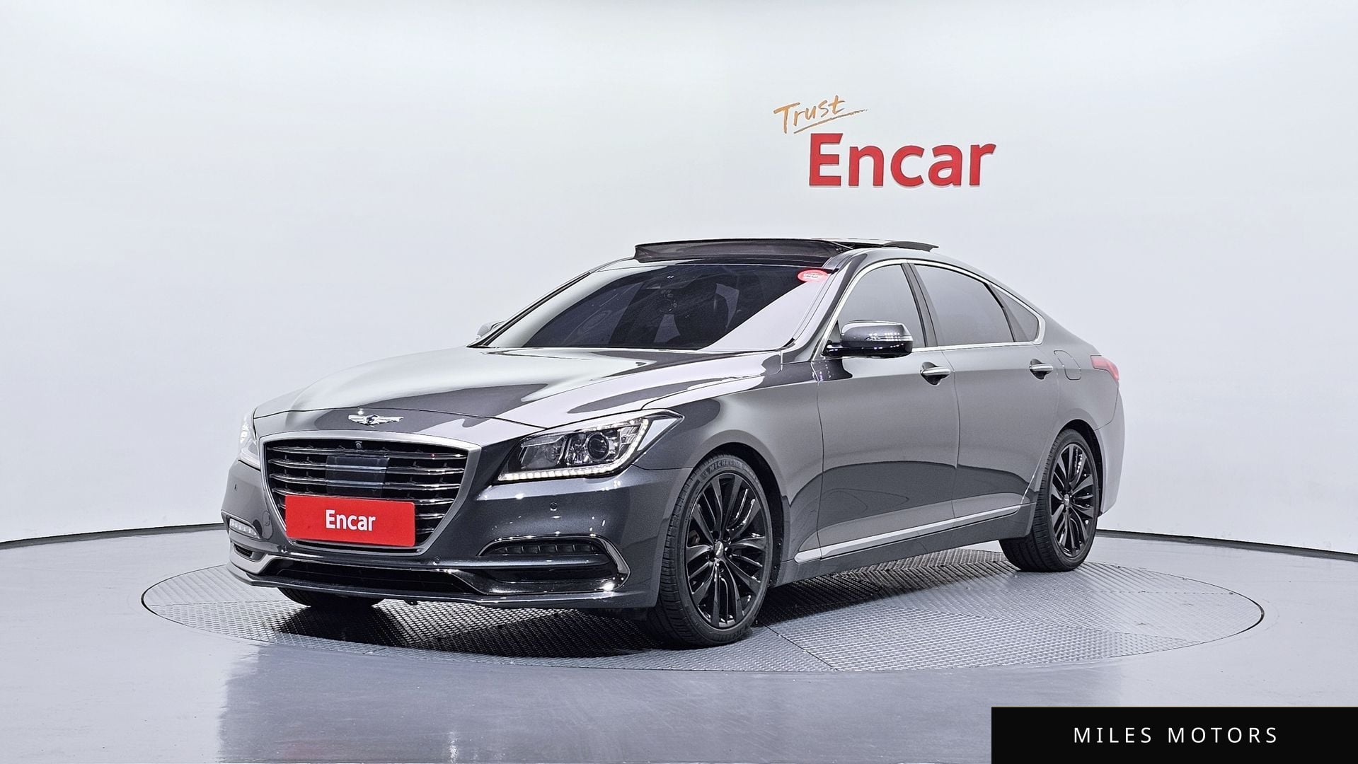 Genesis G80 2017 — фото 1 из 12