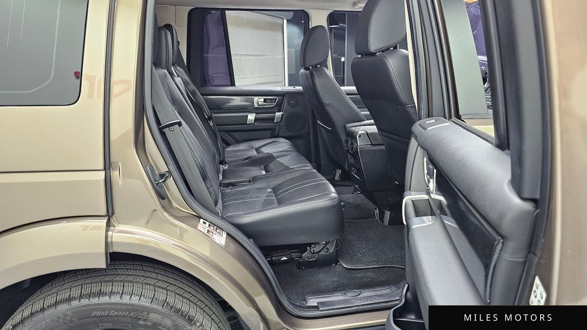 Land Rover Discovery 2014 — миниатюра 12