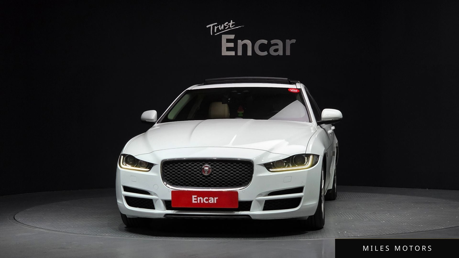 Jaguar XE 2017 — миниатюра 3
